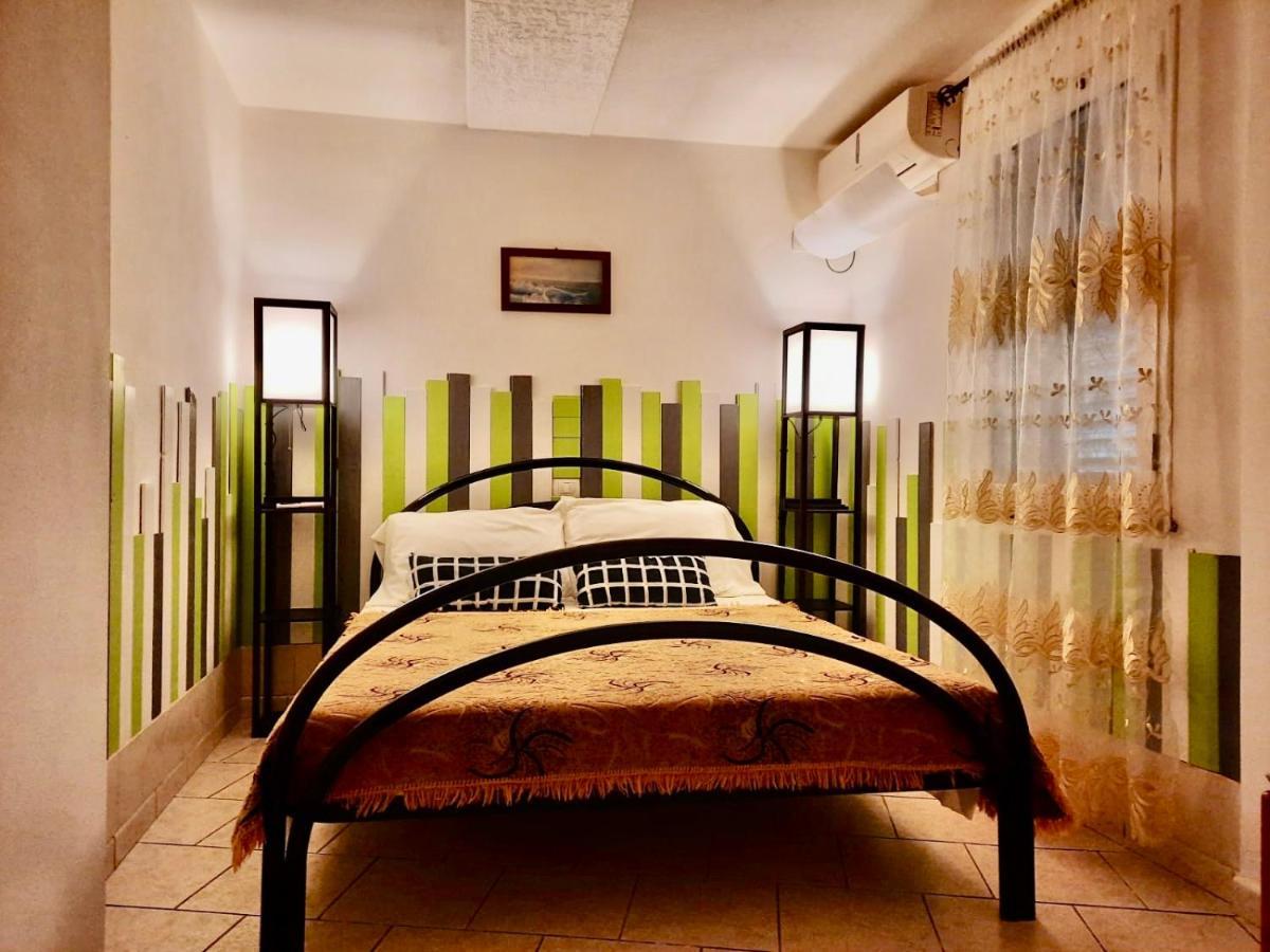 L'Oasi Di Chia Bed & Breakfast Exterior photo